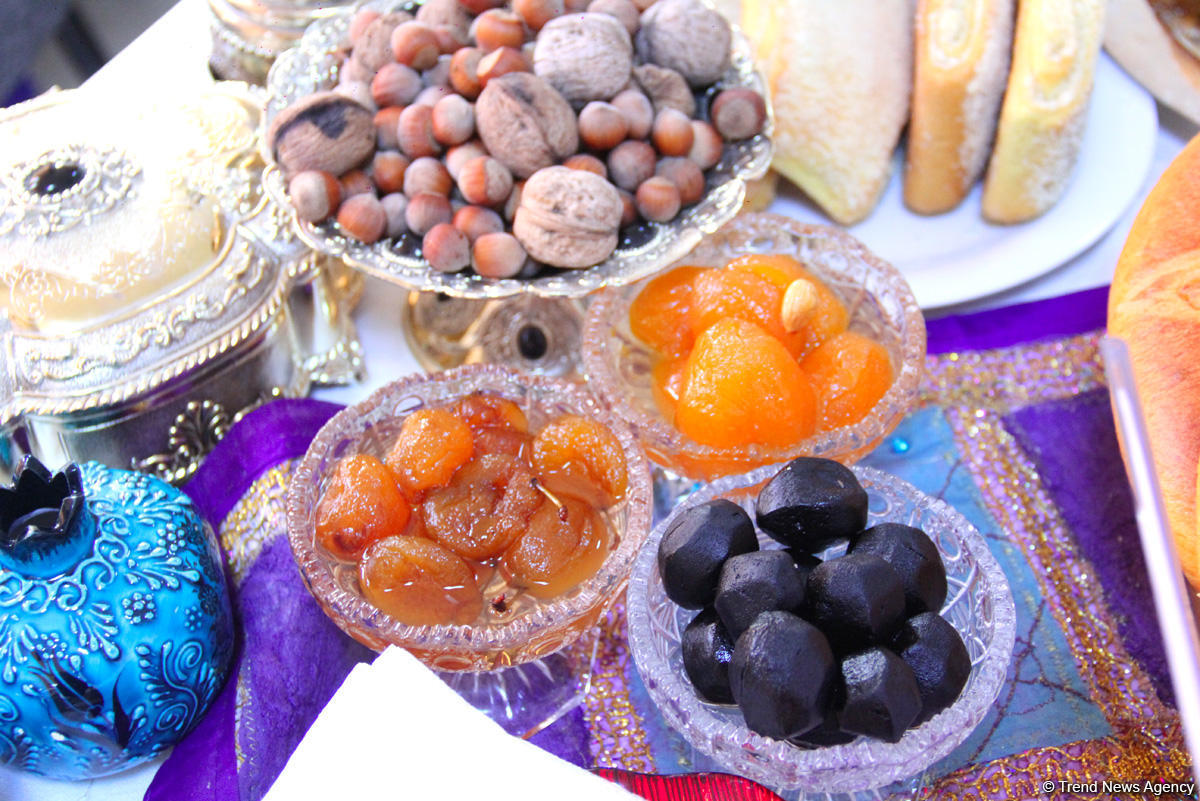 Пробуйте на здоровье! В Баку открылся Фестиваль национальных сладостей (ФОТО)