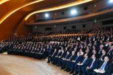 Президент Ильхам Алиев принял участие в конференции, посвященной итогам первого года реализации Госпрограммы социально-экономического развития регионов в 2019-2023 годах (ФОТО) (Версия 3)