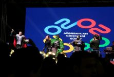 Виртуальная реальность в Баку - Терминатор, трансформеры, квест-рум  (ФОТО)