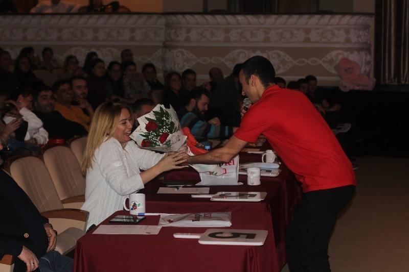 Азербайджанская молодежь нашла средство от короновируса – узерлик (ФОТО)