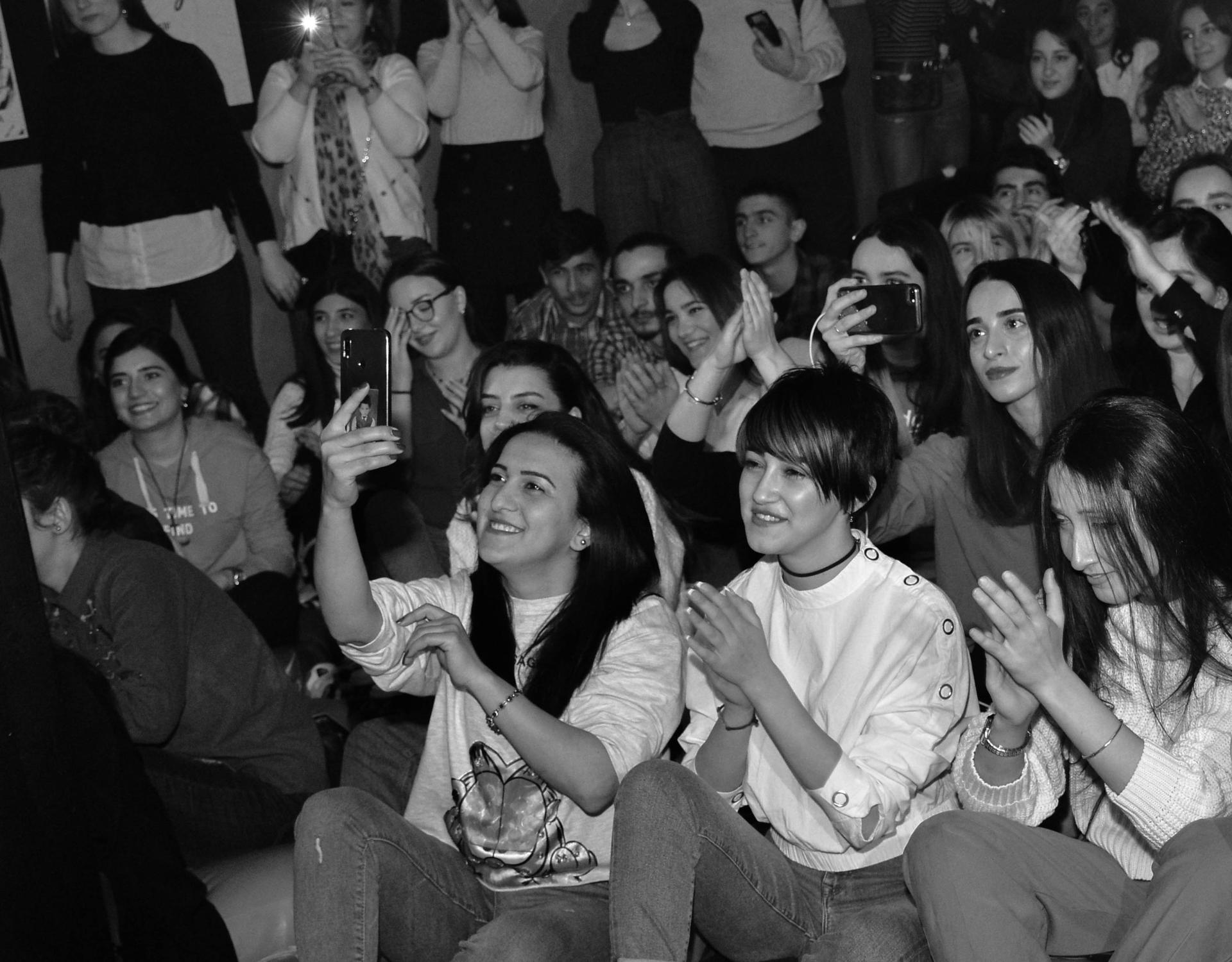 Мири Юсиф собрал духовных близнецов в своей "квартире" (ВИДЕО, ФОТО)