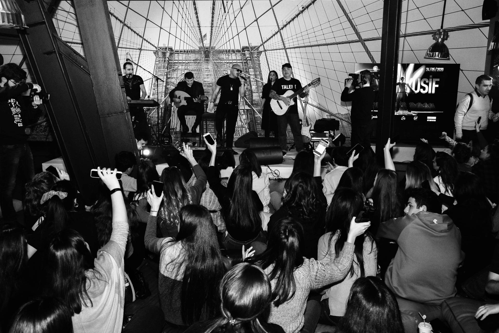 Мири Юсиф собрал духовных близнецов в своей "квартире" (ВИДЕО, ФОТО)