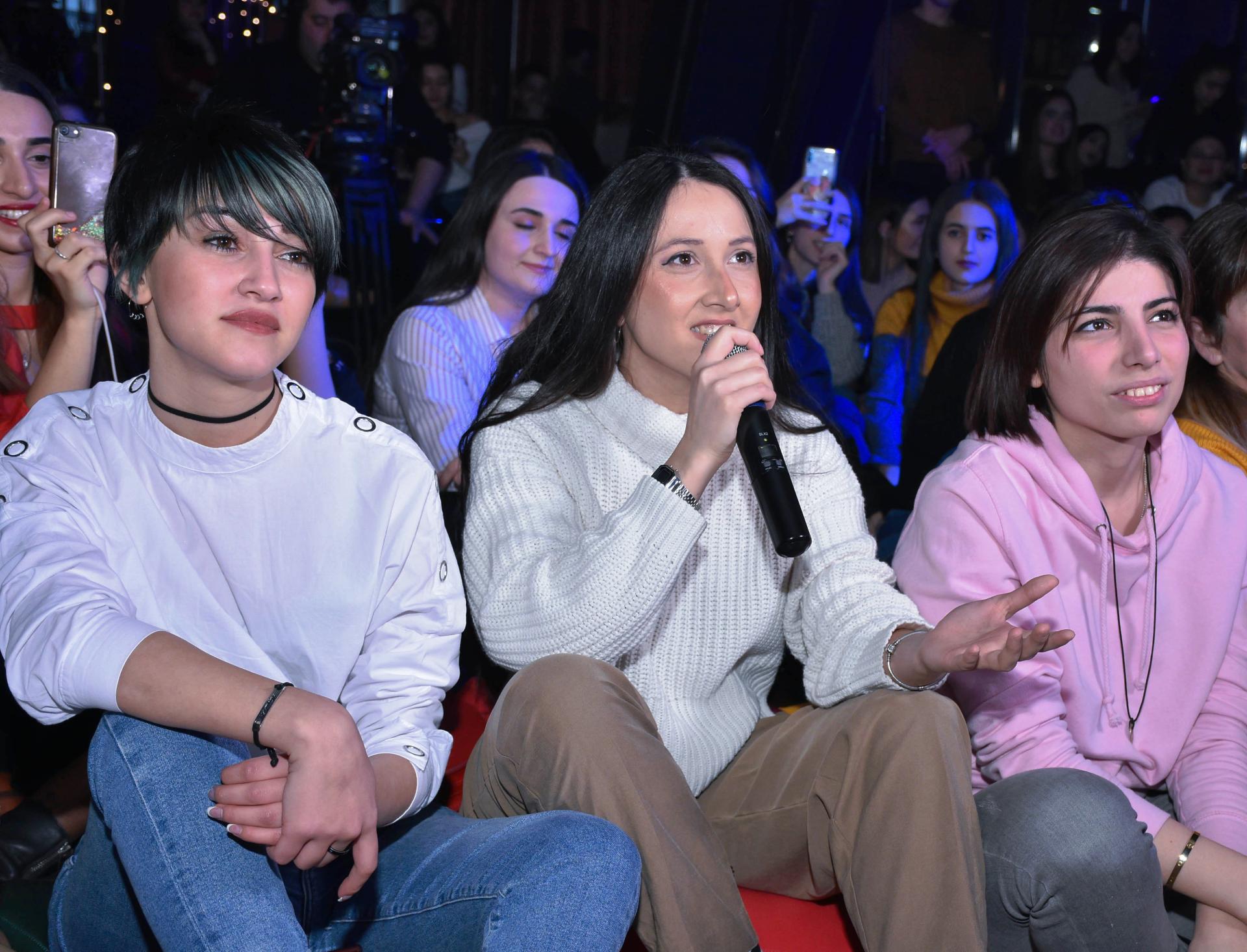 Мири Юсиф собрал духовных близнецов в своей "квартире" (ВИДЕО, ФОТО)