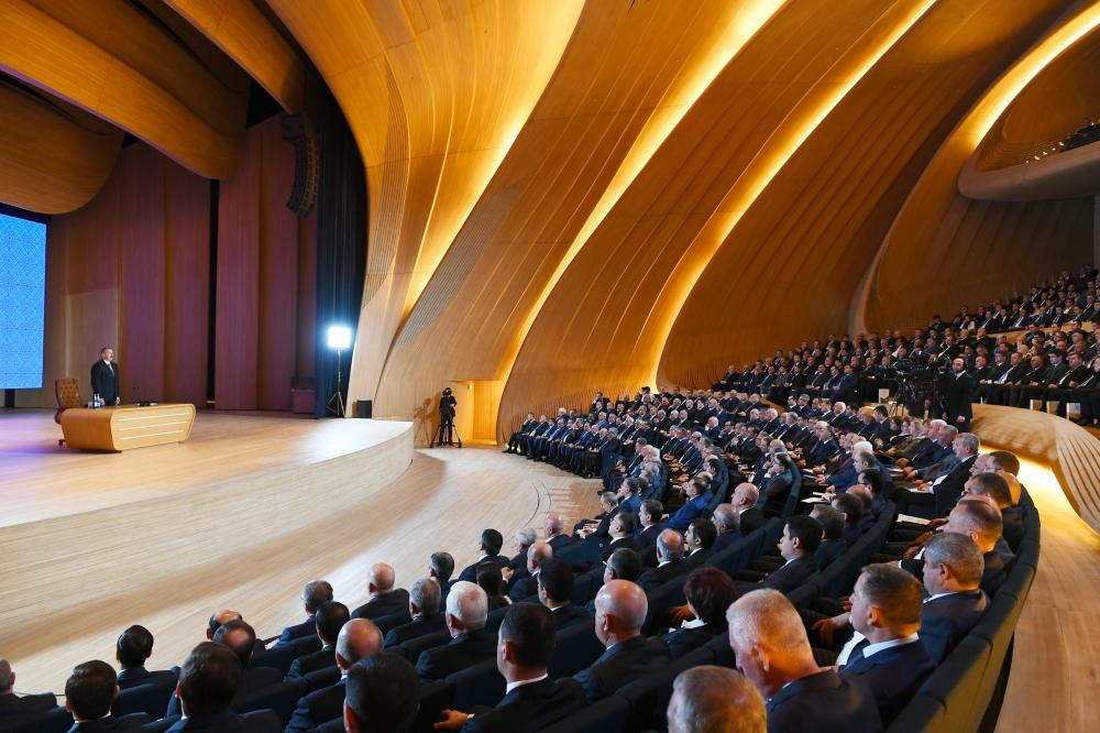 Президент Ильхам Алиев принял участие в конференции, посвященной итогам первого года реализации Госпрограммы социально-экономического развития регионов в 2019-2023 годах (ФОТО) (Версия 3)