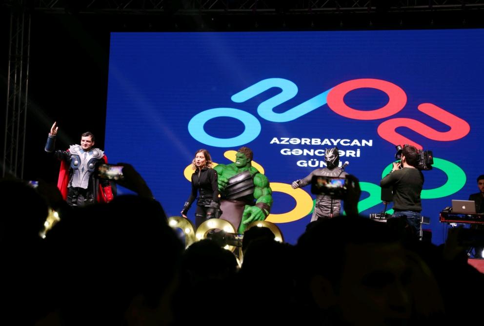 Виртуальная реальность в Баку - Терминатор, трансформеры, квест-рум  (ФОТО)