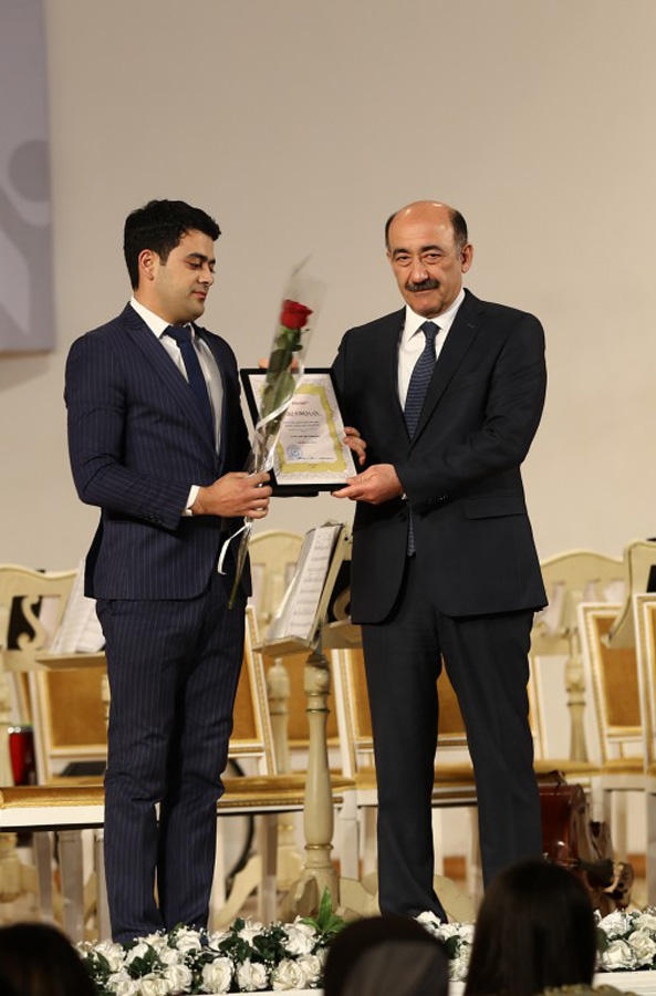 Самая талантливая молодежь Азербайджана награждена министерством (ФОТО)