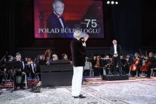 Полад Бюльбюльоглу отметил юбилей с военнослужащими (ВИДЕО, ФОТО)