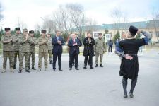 Полад Бюльбюльоглу отметил юбилей с военнослужащими (ВИДЕО, ФОТО)