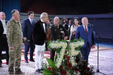 Полад Бюльбюльоглу отметил юбилей с военнослужащими (ВИДЕО, ФОТО)