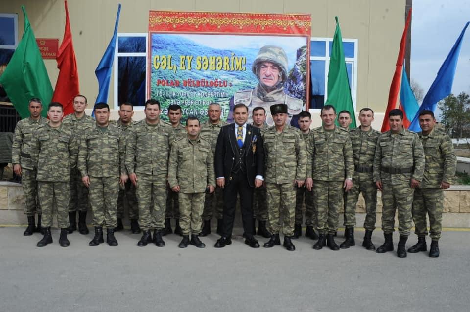 Полад Бюльбюльоглу отметил юбилей с военнослужащими (ВИДЕО, ФОТО)
