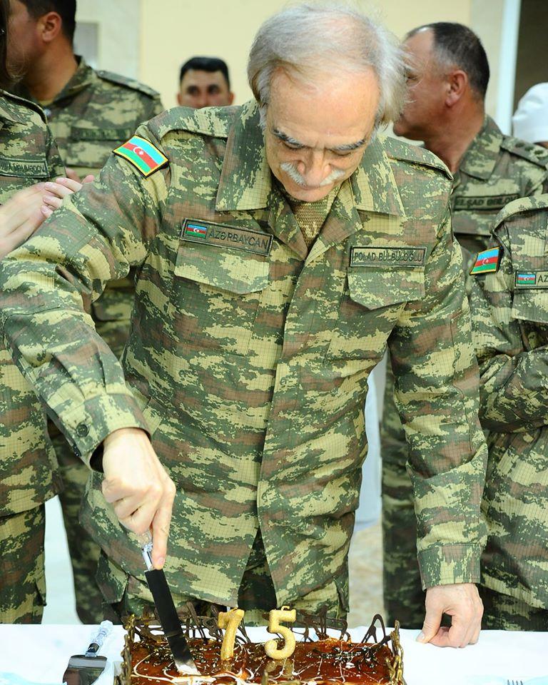 Полад Бюльбюльоглу отметил юбилей с военнослужащими (ВИДЕО, ФОТО)