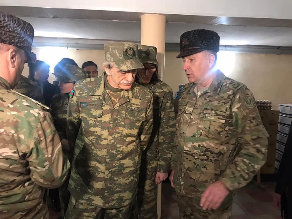 Полад Бюльбюльоглу отметил юбилей с военнослужащими (ВИДЕО, ФОТО)