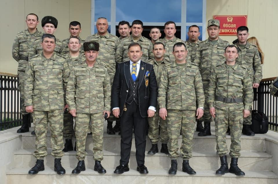 Полад Бюльбюльоглу отметил юбилей с военнослужащими (ВИДЕО, ФОТО)