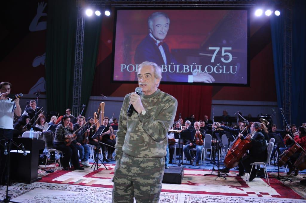 Полад Бюльбюльоглу отметил юбилей с военнослужащими (ВИДЕО, ФОТО)