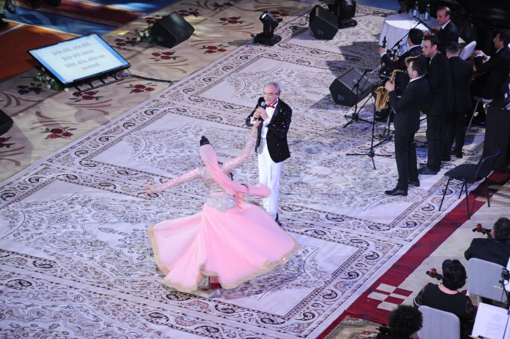 Полад Бюльбюльоглу отметил юбилей с военнослужащими (ВИДЕО, ФОТО)