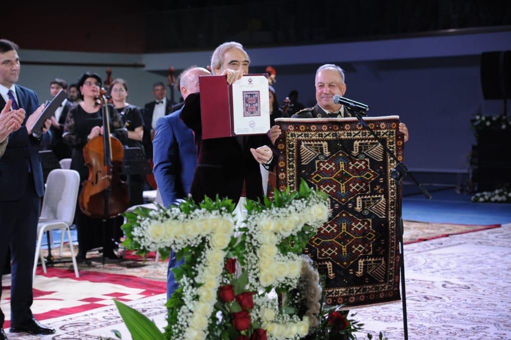 Полад Бюльбюльоглу отметил юбилей с военнослужащими (ВИДЕО, ФОТО)
