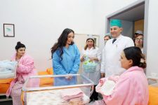 Вице-президент Фонда Гейдара Алиева Лейла Алиева побывала в родильном отделении городской клинической больницы № 3 (ФОТО)