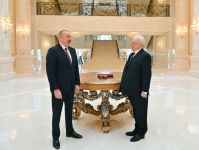Президент Ильхам Алиев вручил Михаилу Гусману орден «Шараф» (ФОТО)