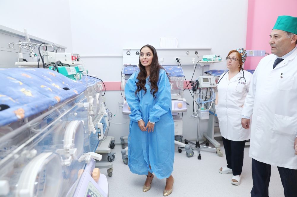 Вице-президент Фонда Гейдара Алиева Лейла Алиева побывала в родильном отделении городской клинической больницы № 3 (ФОТО)