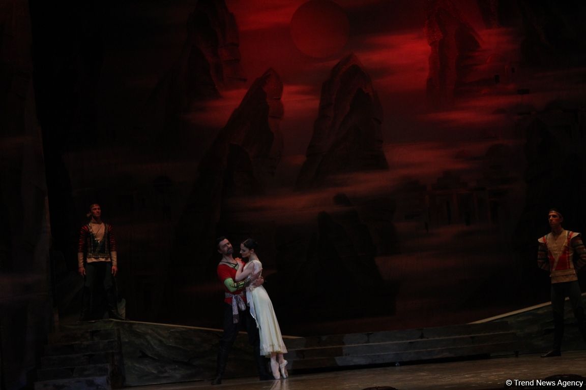 Когда танцует любовь! В Баку отметили юбилей Полада Бюльбюльоглу (ФОТО/ВИДЕО)