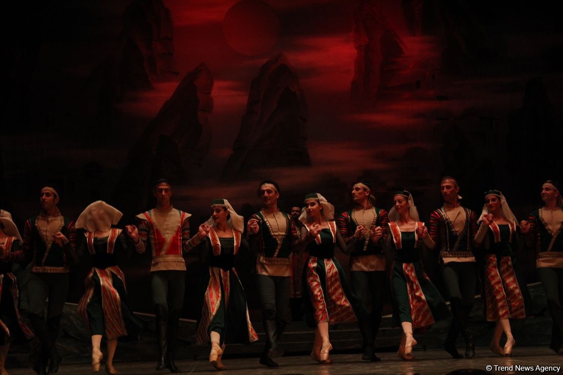 Когда танцует любовь! В Баку отметили юбилей Полада Бюльбюльоглу (ФОТО/ВИДЕО)