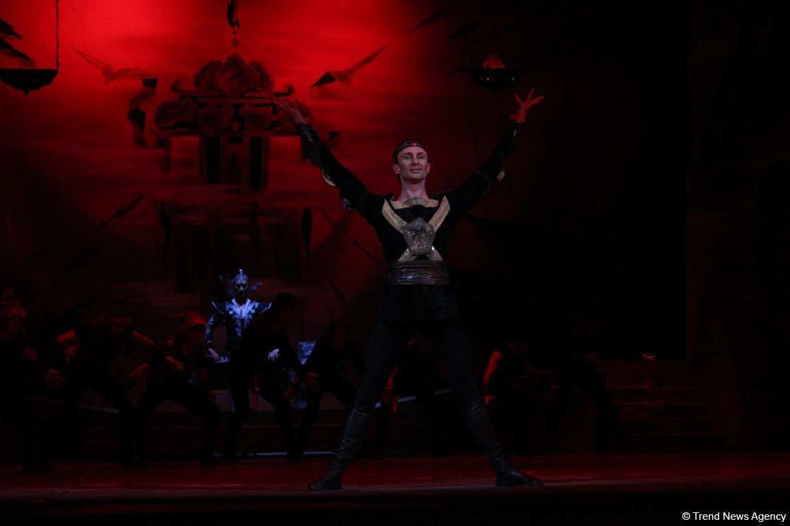 Когда танцует любовь! В Баку отметили юбилей Полада Бюльбюльоглу (ФОТО/ВИДЕО)