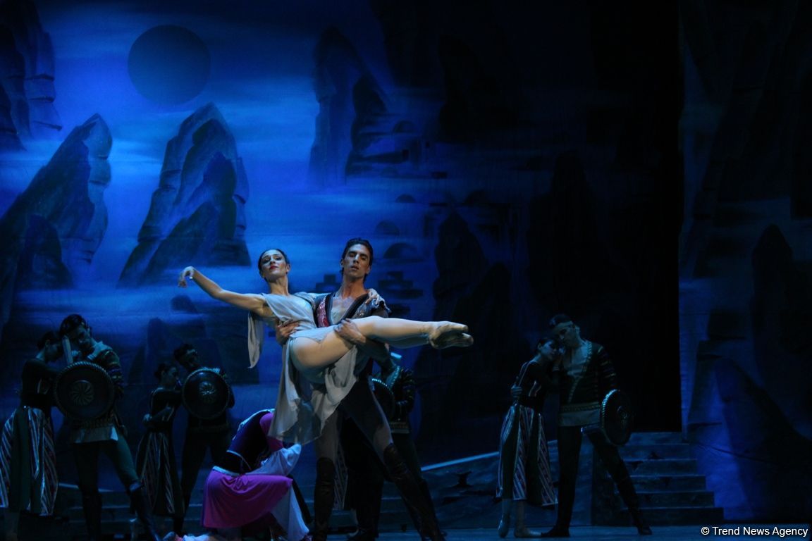 Когда танцует любовь! В Баку отметили юбилей Полада Бюльбюльоглу (ФОТО/ВИДЕО)