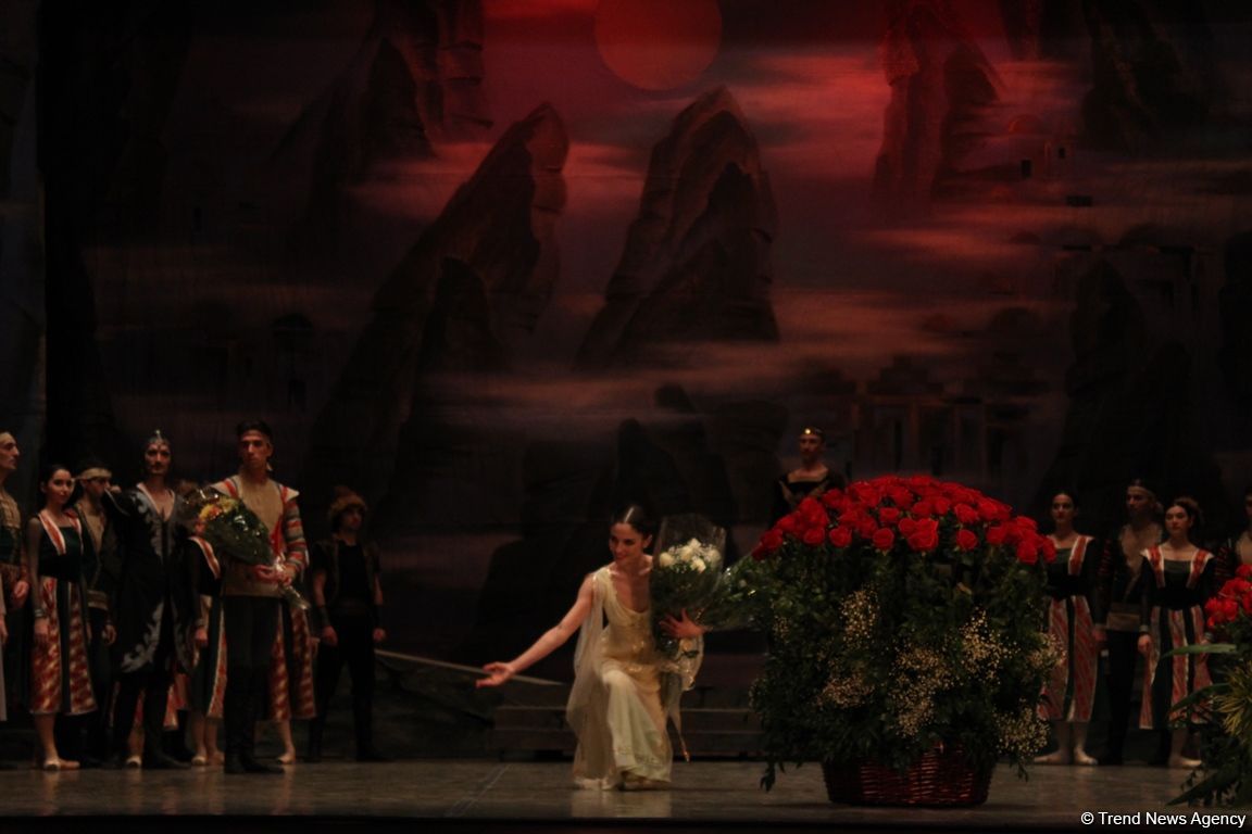 Когда танцует любовь! В Баку отметили юбилей Полада Бюльбюльоглу (ФОТО/ВИДЕО)