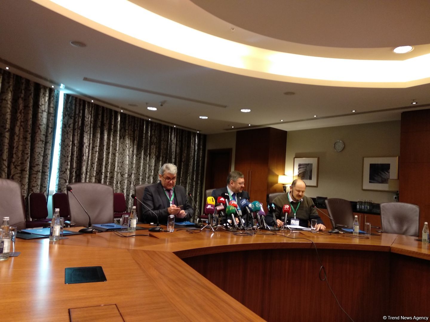 Литовский наблюдатель: Парламентские выборы в Азербайджане прошли в условиях демократии и прозрачности (ФОТО)