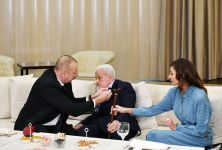 Президент Ильхам Алиев вручил народному артисту Алибабе Мамедову орден «Шараф» (ФОТО) (Версия 3)