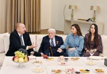 Президент Ильхам Алиев вручил народному артисту Алибабе Мамедову орден «Шараф» (ФОТО) (Версия 3)