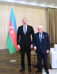 Президент Ильхам Алиев вручил народному артисту Алибабе Мамедову орден «Шараф» (ФОТО) (Версия 3)