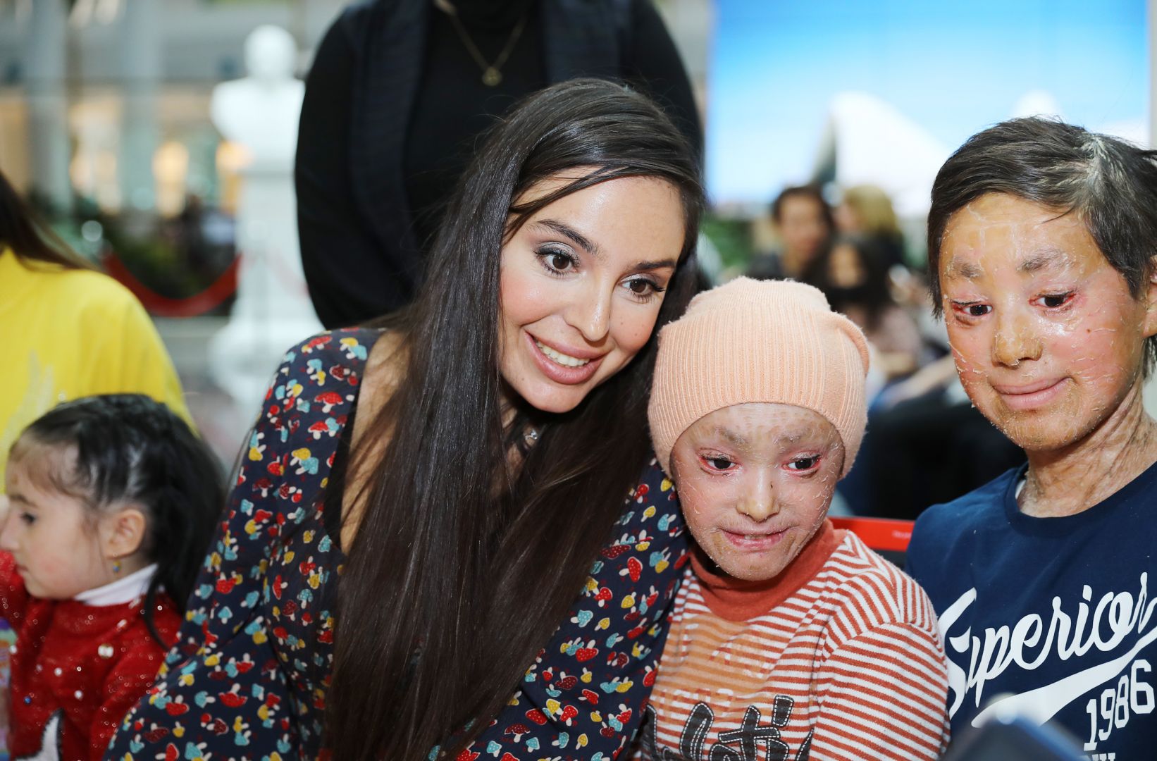 Вице-президент Фонда Гейдара Алиева Лейла Алиева встретилась с детьми, страдающими от ихтиоза, болезни бабочки и иммунодефицита (ФОТО)