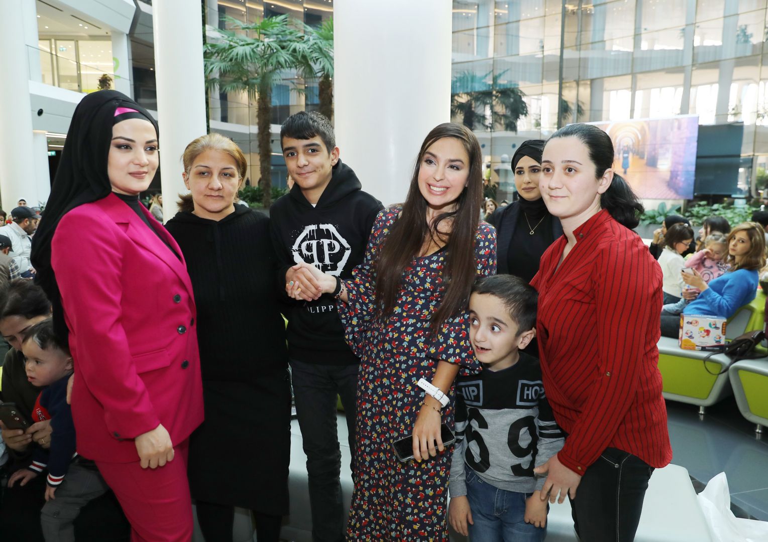 Вице-президент Фонда Гейдара Алиева Лейла Алиева встретилась с детьми, страдающими от ихтиоза, болезни бабочки и иммунодефицита (ФОТО)