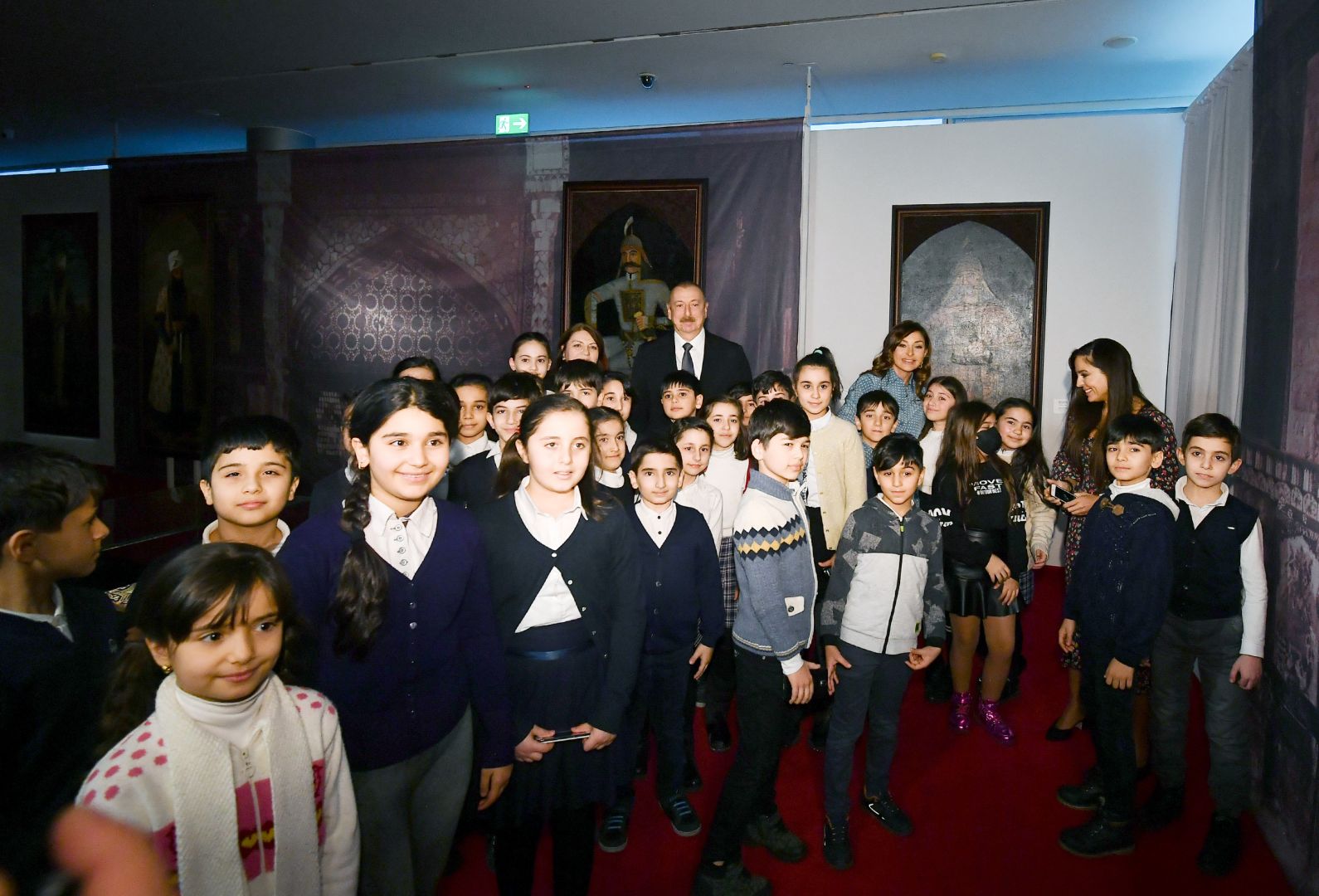 Президент Ильхам Алиев вручил народному артисту Алибабе Мамедову орден «Шараф» (ФОТО) (Версия 3)