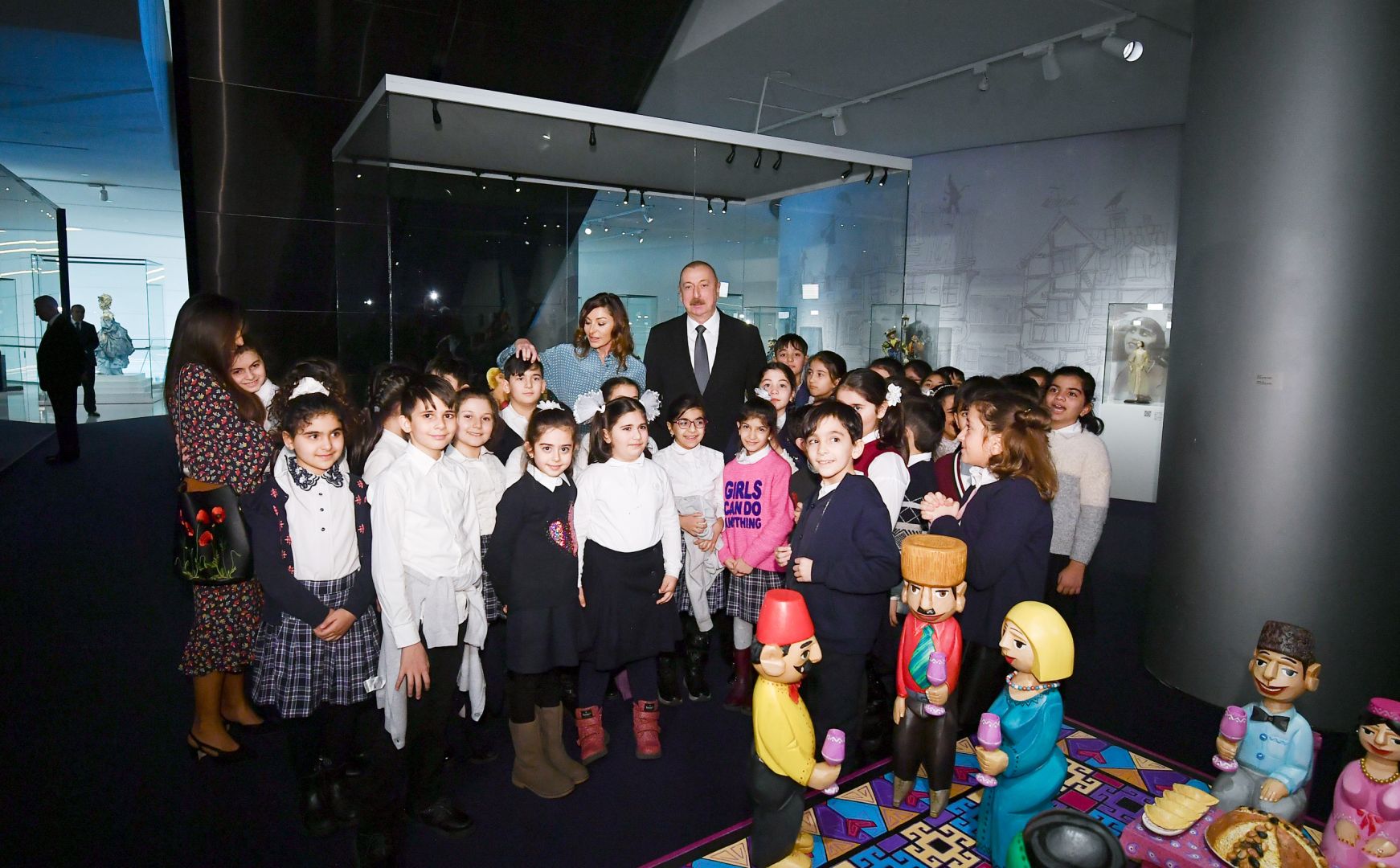 Президент Ильхам Алиев вручил народному артисту Алибабе Мамедову орден «Шараф» (ФОТО) (Версия 3)