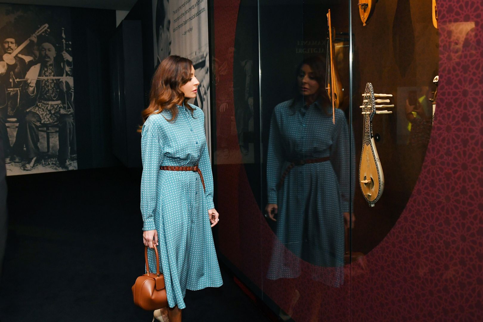 Президент Ильхам Алиев вручил народному артисту Алибабе Мамедову орден «Шараф» (ФОТО) (Версия 3)