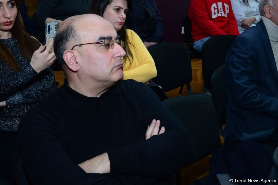 Большой патриот Азербайджана из Израиля! Подарок известного музыканта Михаила Пархомовского (ФОТО)