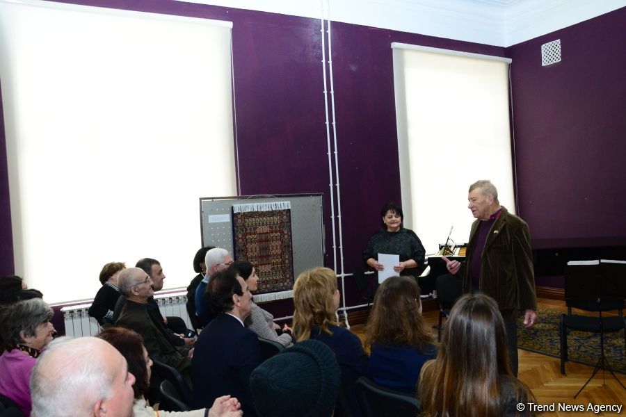 Большой патриот Азербайджана из Израиля! Подарок известного музыканта Михаила Пархомовского (ФОТО)