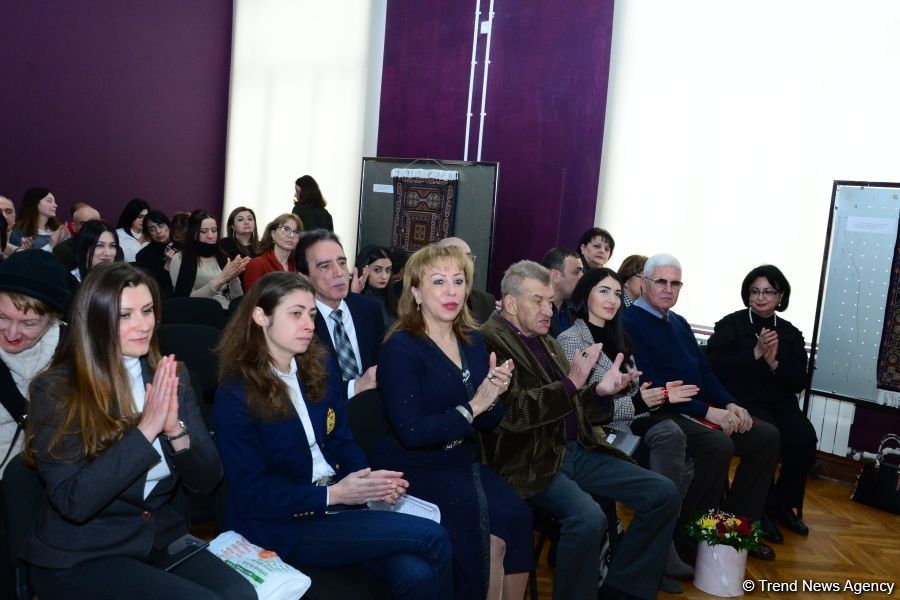 Большой патриот Азербайджана из Израиля! Подарок известного музыканта Михаила Пархомовского (ФОТО)