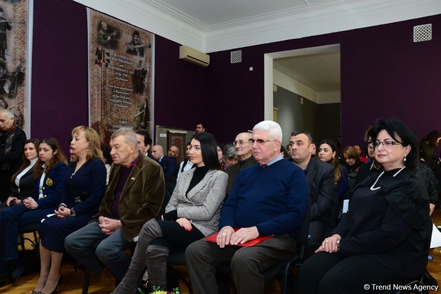 Большой патриот Азербайджана из Израиля! Подарок известного музыканта Михаила Пархомовского (ФОТО)