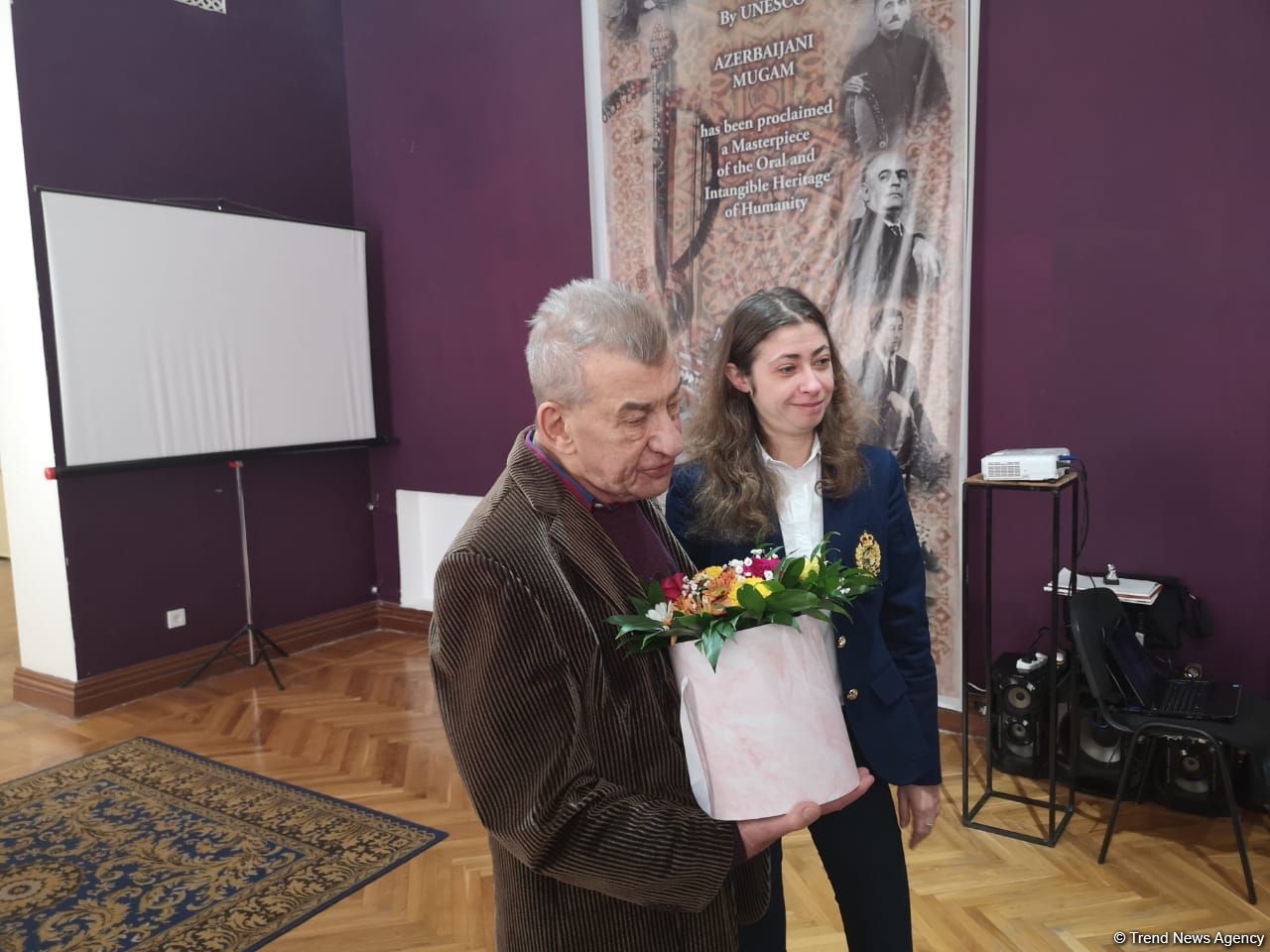 Большой патриот Азербайджана из Израиля! Подарок известного музыканта Михаила Пархомовского (ФОТО)