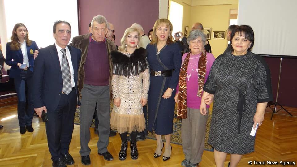 Большой патриот Азербайджана из Израиля! Подарок известного музыканта Михаила Пархомовского (ФОТО)