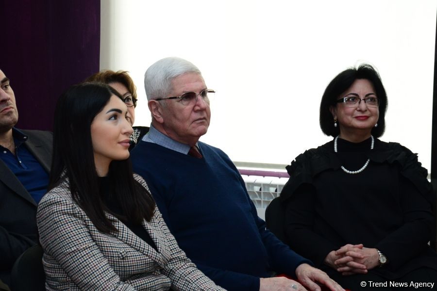 Большой патриот Азербайджана из Израиля! Подарок известного музыканта Михаила Пархомовского (ФОТО)