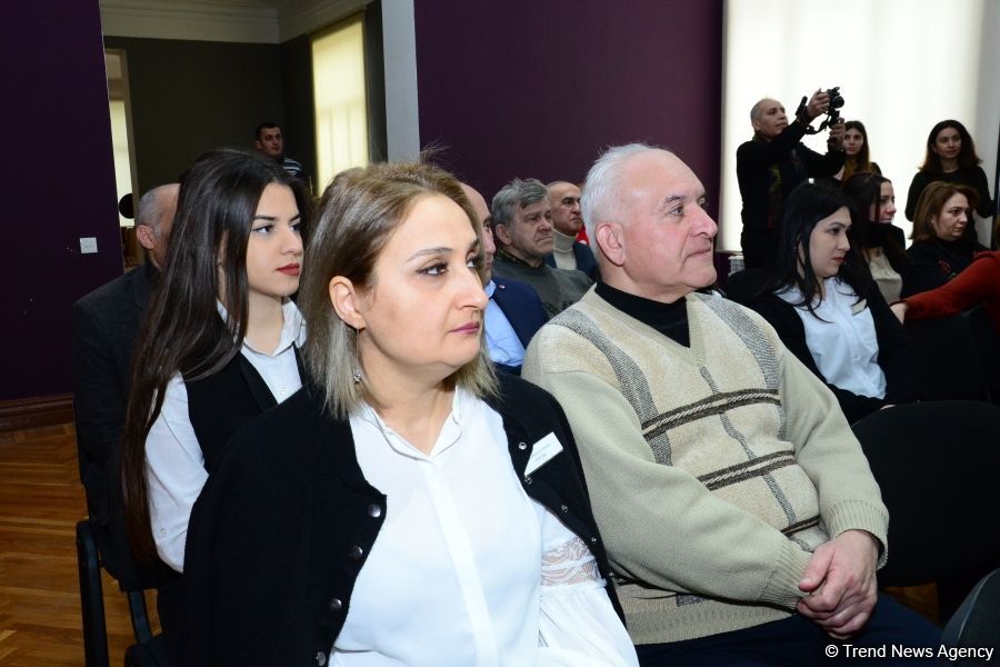 Большой патриот Азербайджана из Израиля! Подарок известного музыканта Михаила Пархомовского (ФОТО)