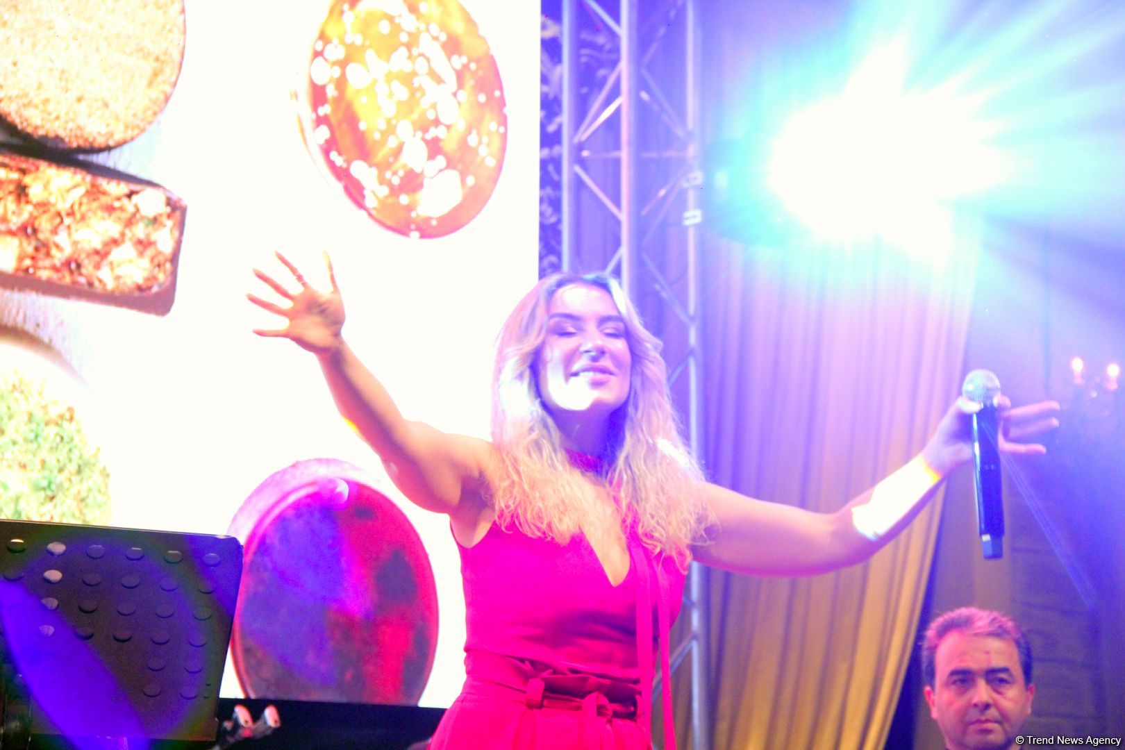 Тунзаля Агаева провела концерт "Оставайся дома – занимайся творчеством" (ВИДЕО)