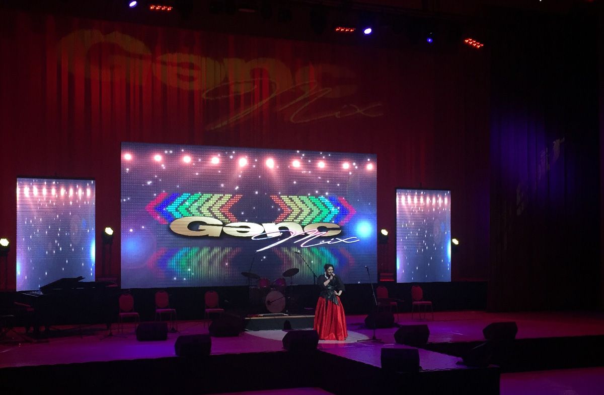 Так что же предпочитает молодежь? Бакинский микс  "вживую" (ФОТО)