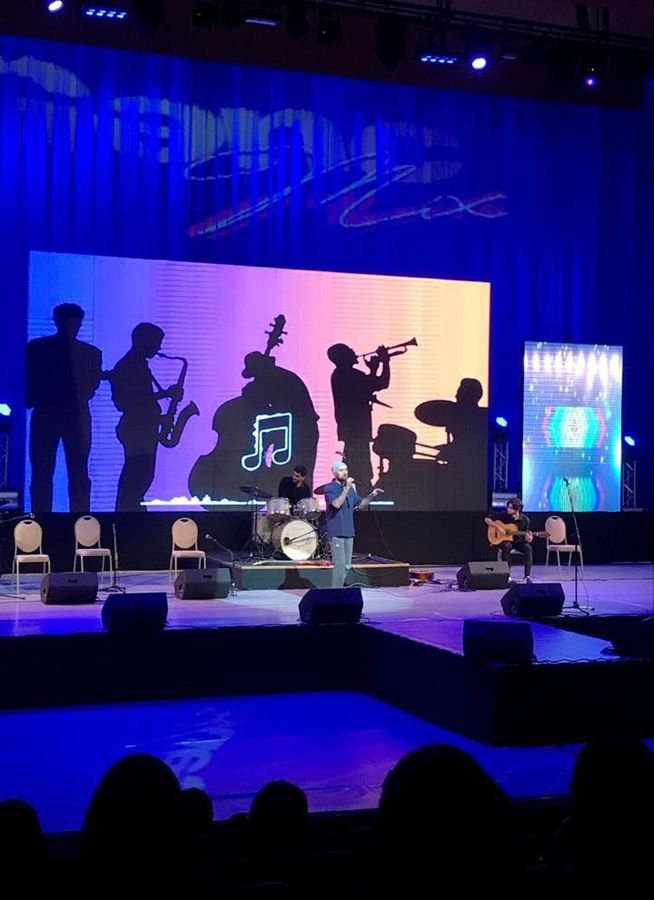 Так что же предпочитает молодежь? Бакинский микс  "вживую" (ФОТО)