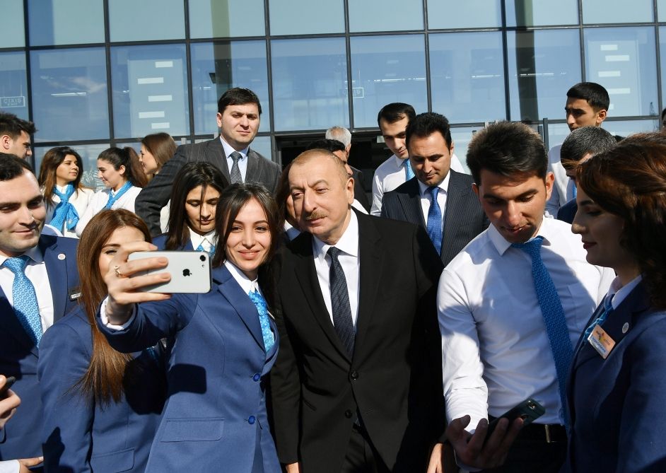 Президент Ильхам Алиев принял участие в церемонии открытия центра ASAN xidmət в Кюрдамире (ФОТО) (версия 2)