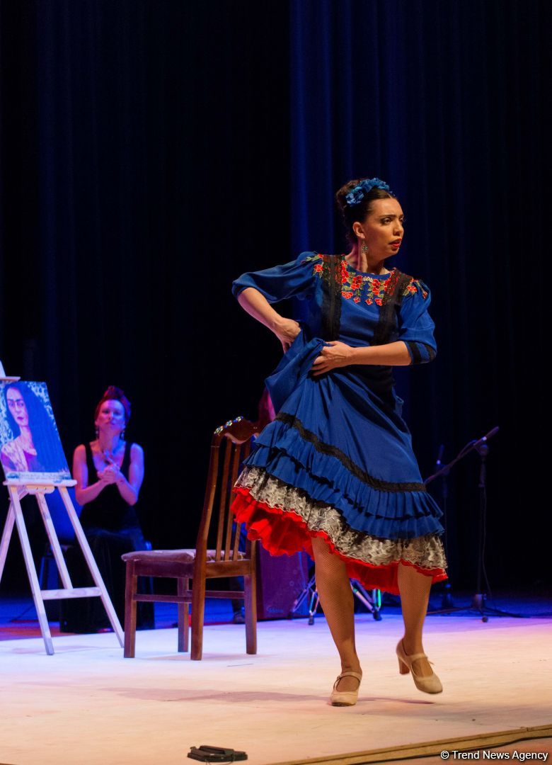 Как 17-летняя мексиканка попала в аварию и вновь родилась в Баку (ФОТО)